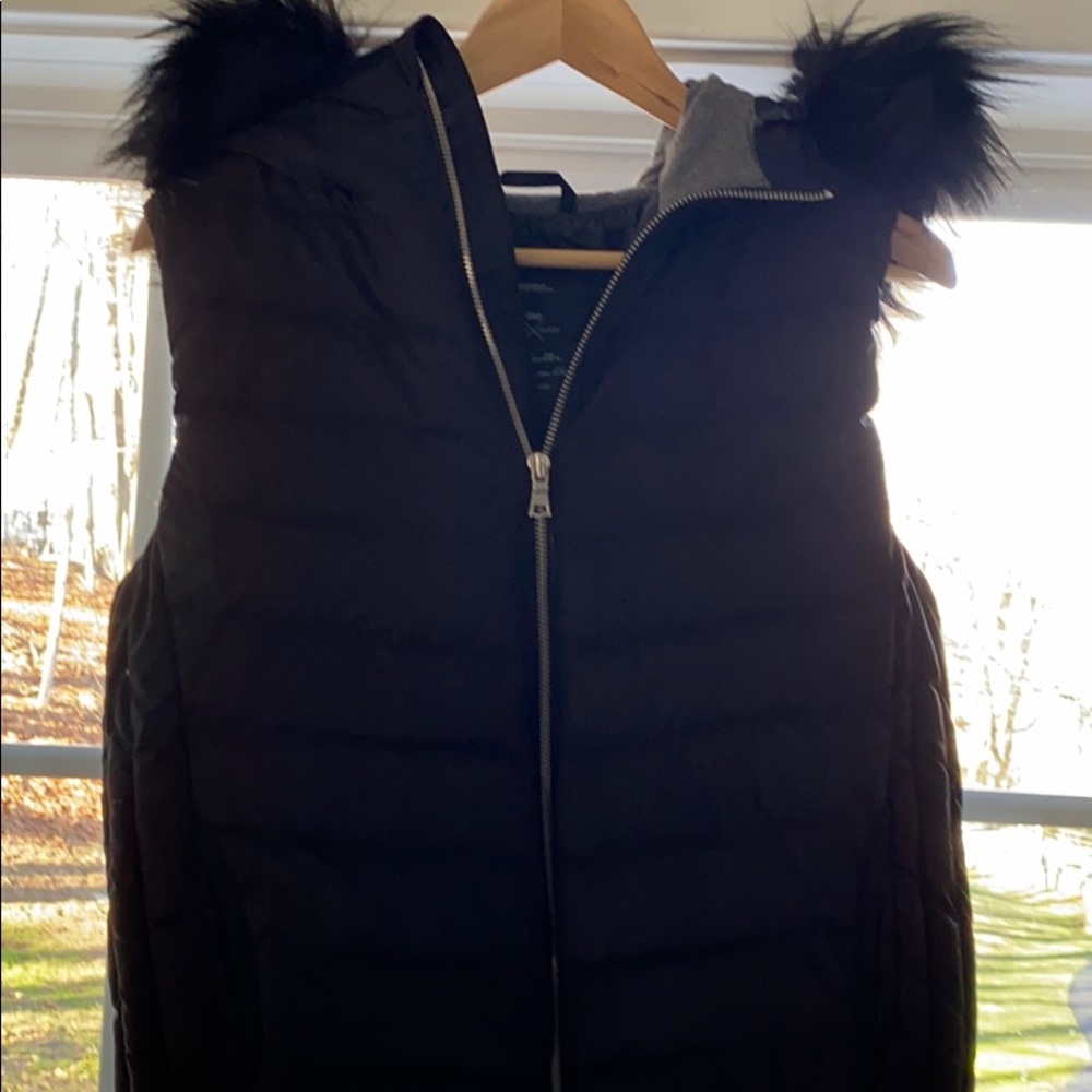 Womens Black Gap Vest with Fur Hood